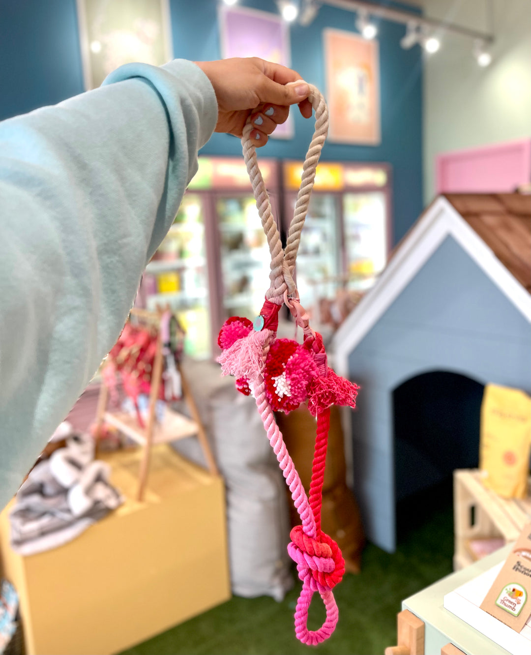 Poppy Dog PomPom Rope Leash