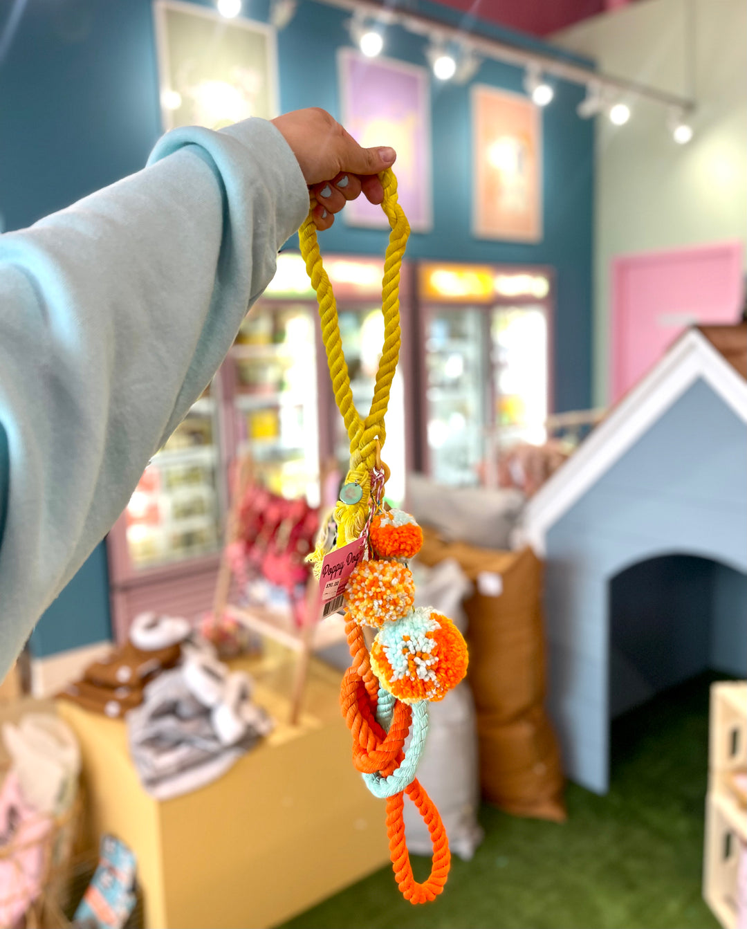 Poppy Dog PomPom Rope Leash